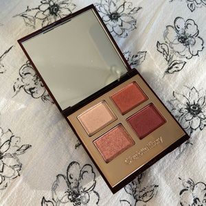 ‘Walk of No Shame” Charlotte Tilbury eyeshadow palette